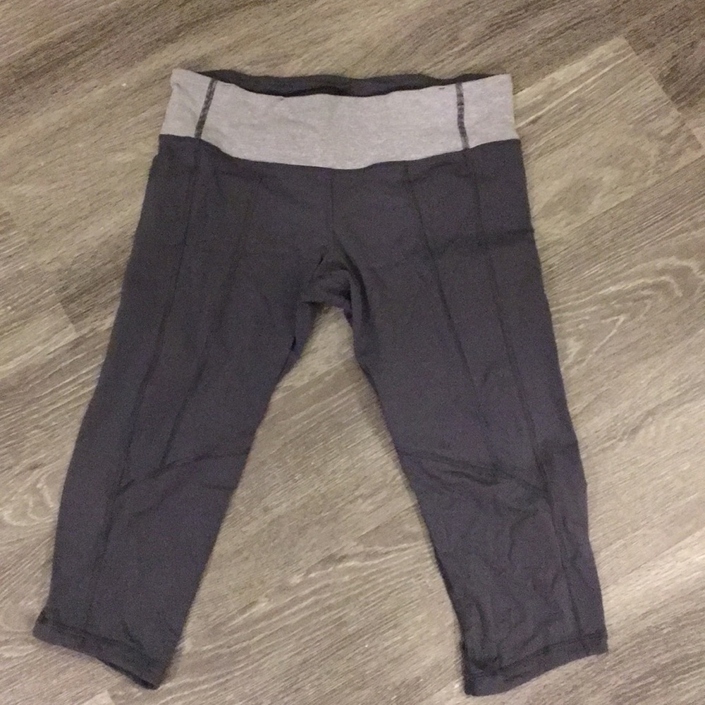 Lululemon running crops with back zip pocket